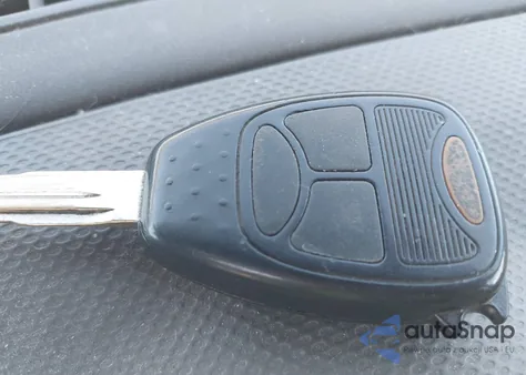 2005 Jeep Liberty Sport z USA, uszkodzony, nr VIN 1J4GL48K25W622214